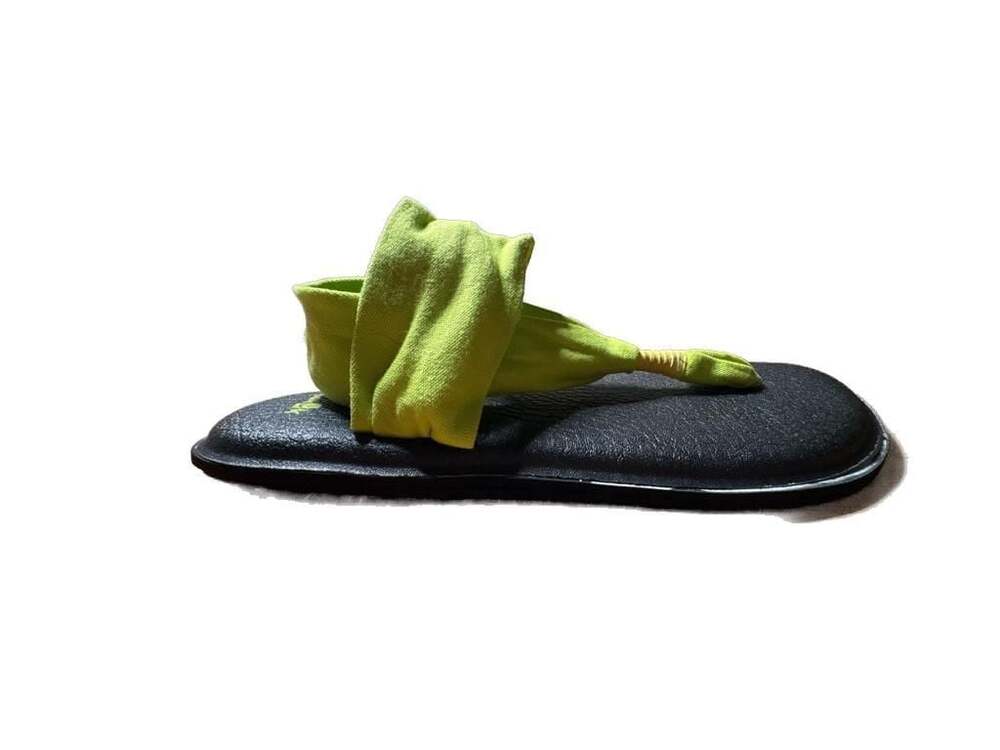 GUC Sanuk Women's Yoga Sling 2 Sandals in Lime Green, size 9 - Picture 2 of 12